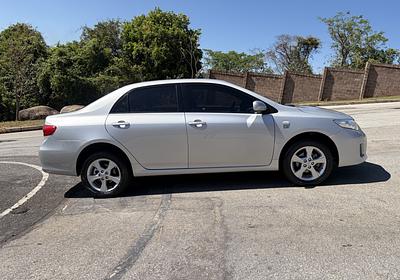 Toyota Corolla GLi 1.8 Flex 16V  Aut. 2013