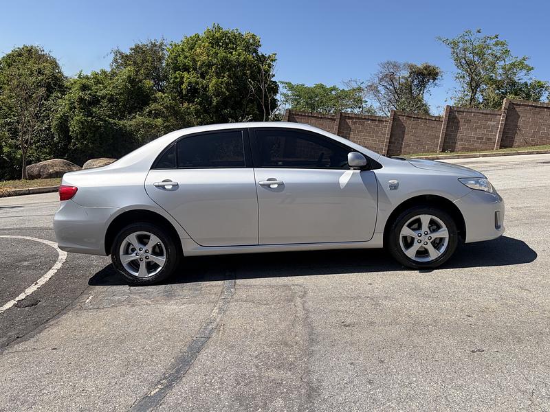 Toyota Corolla GLi 1.8 Flex 16V  Aut. 2013