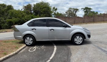 Ford Fiesta 1.6 Sedan full