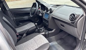 Ford Fiesta 1.6 Sedan full