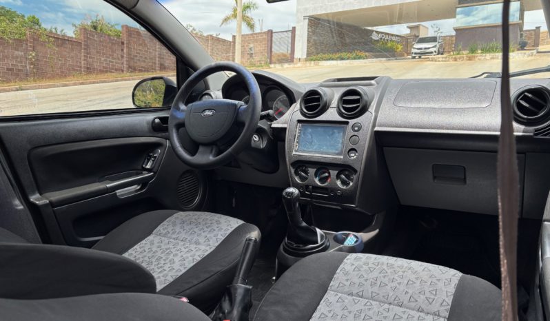 Ford Fiesta 1.6 Sedan full