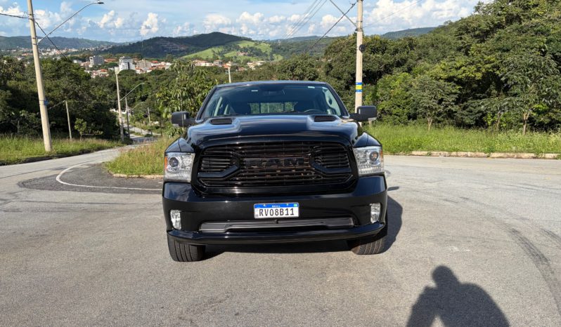 Ram Classic Laramie Night Edition 5.7 4×4 full