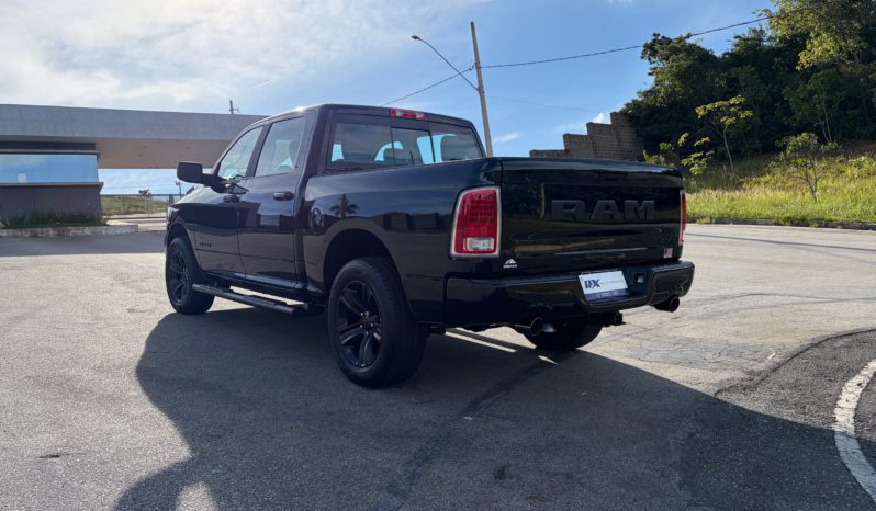 Ram Classic Laramie Night Edition 5.7 4×4 full