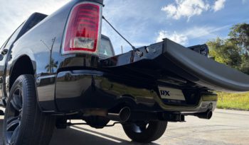 Ram Classic Laramie Night Edition 5.7 4×4 full