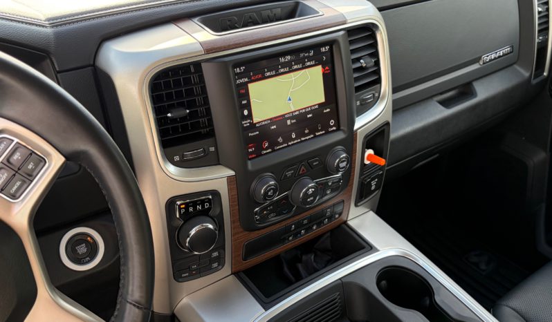 Ram Classic Laramie Night Edition 5.7 4×4 full