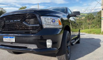 Ram Classic Laramie Night Edition 5.7 4×4 full