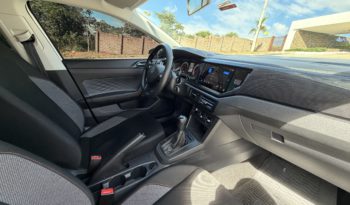 Volkswagen Polo Track 1.0 full