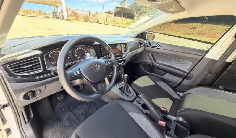Volkswagen Polo Track 1.0 full