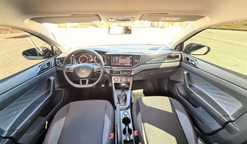 Volkswagen Polo Track 1.0 full