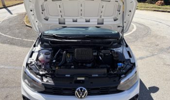 Volkswagen Polo Track 1.0 full