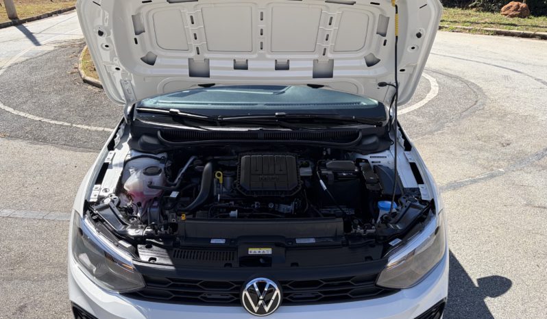 Volkswagen Polo Track 1.0 full