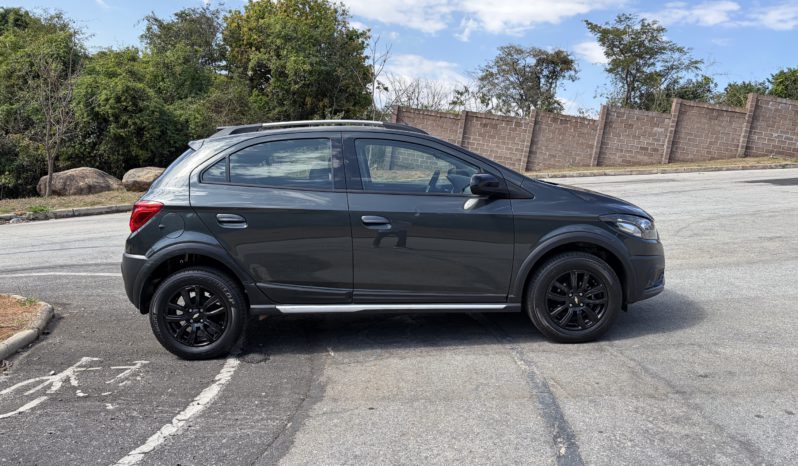 Chevrolet Onix Active 1.4 full